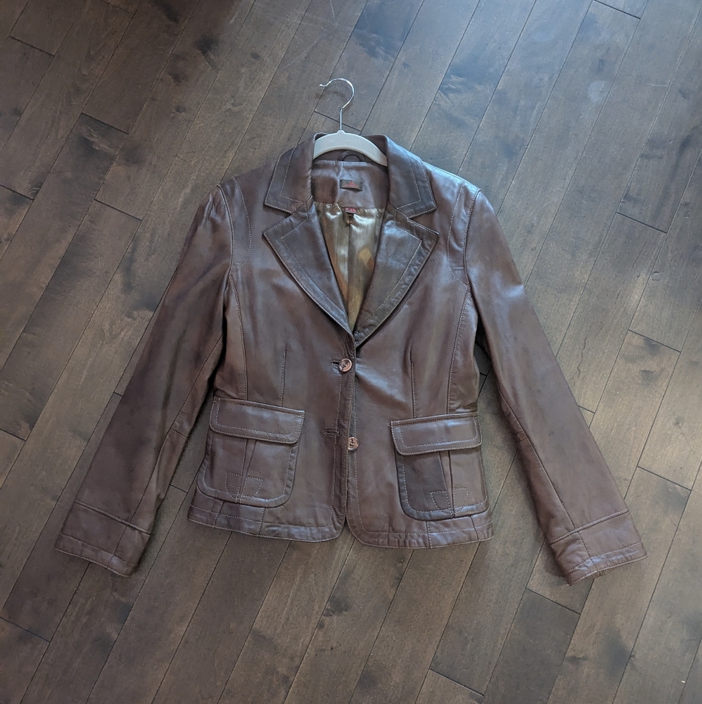 Women's jacket by Danier (XS/TP,  UK 8-10, FR 36-38, IT 38-40)